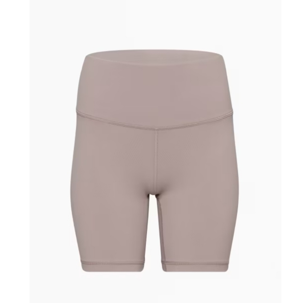 Aritzia TnaLIFE Atmophlex Hi-Rise 7" Short